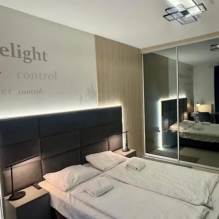 Апартаменти Premium In Lesny Zakatek