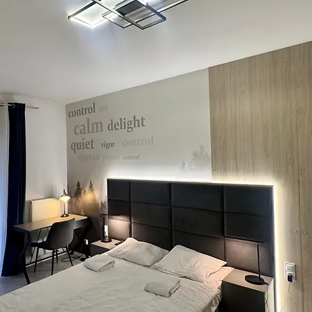 Premium In Lesny Zakatek Апартаменти *